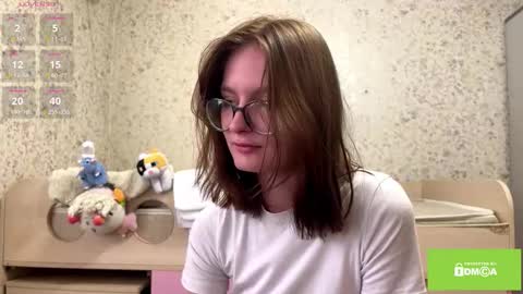 robynsentinella online show from March 22, 2:50 am