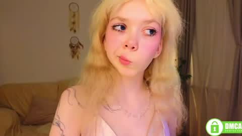 rochelle_dolly online show from May 21, 9:35 pm