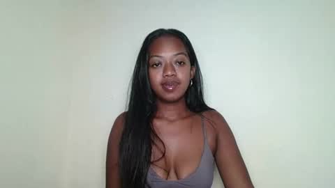 rochellinah online show from May 14, 8:03 pm