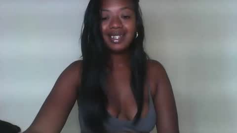 rochellinah online show from March 23, 8:31 am