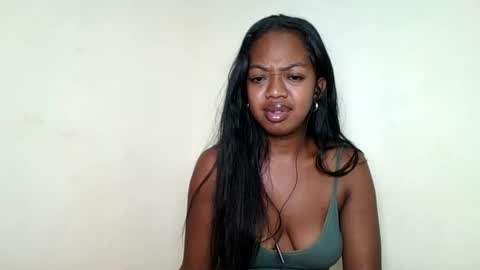 rochellinah online show from May 13, 7:41 pm