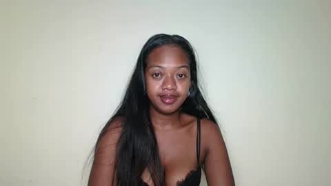 rochellinah online show from May 19, 2:29 am