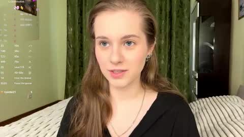 Mia online show from January 11, 8:19 am