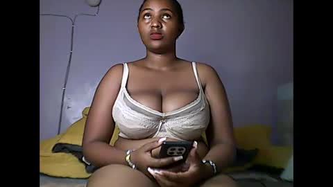 Romina 26 online show from May 6, 9:19 pm