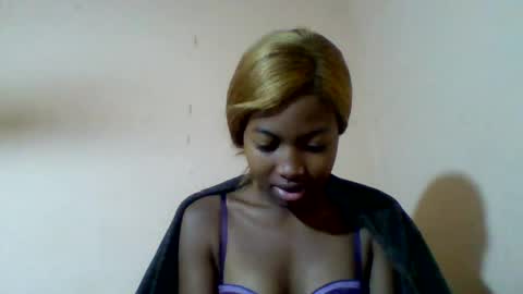 rominah_20 online show from July 23, 4:31 am