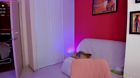 Roni online show from February 1, 6:08 pm