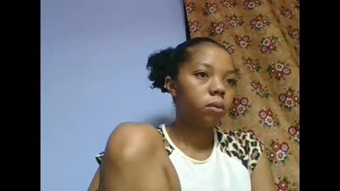 rosah225127 online show from May 20, 3:36 am