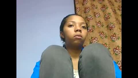 rosah225127 online show from May 26, 5:51 am