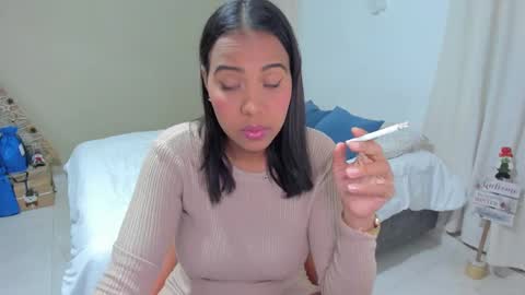 Snapshot of rosaliiaa1 chatting on December 23, 11:17 pm Rosalia online show from December 23, 11:17 pm