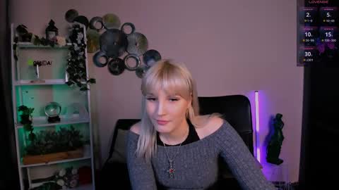 rosalin online show from April 8, 11:29 pm