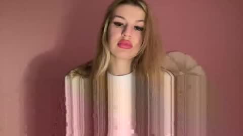 Rosalina online show from October 11, 8:00 pm