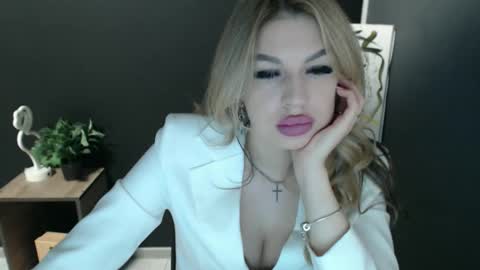Rosalina online show from May 17, 12:37 pm