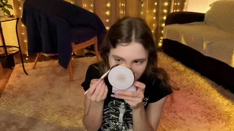 Kylie online show from March 13, 5:47 pm