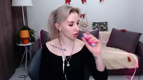 Snapshot of rose__shine chatting on March 7, 10:56 am rose shine online show from March 7, 10:56 am