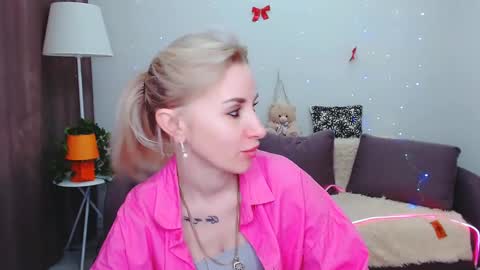 Snapshot of rose__shine chatting on February 27, 11:20 am rose shine online show from February 27, 11:20 am