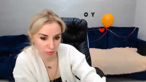 Snapshot of rose__shine chatting on February 24, 10:24 am rose shine online show from February 24, 10:24 am