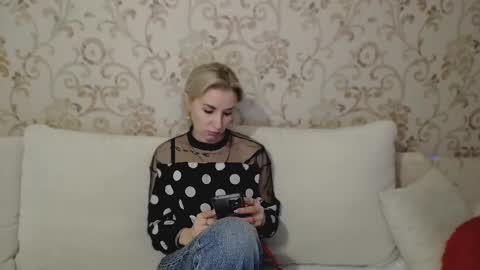 Snapshot of rose__shine chatting on December 14, 10:34 am rose shine online show from December 14, 10:34 am