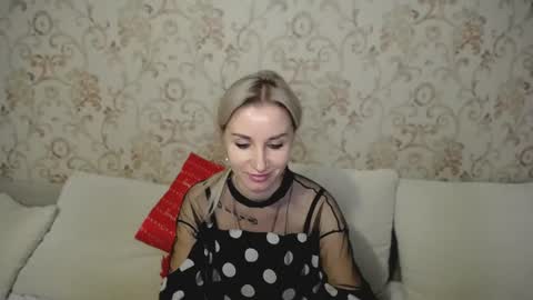 Snapshot of rose__shine chatting on January 8, 10:26 am rose shine online show from January 8, 10:26 am