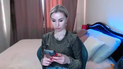 Snapshot of rose__shine chatting on January 3, 10:31 am rose shine online show from January 3, 10:31 am