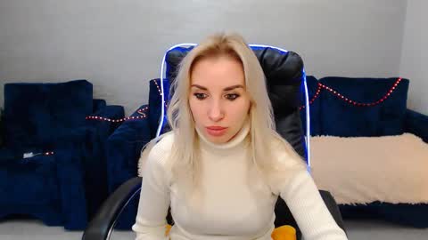 Snapshot of rose__shine chatting on February 12, 10:03 am rose shine online show from February 12, 10:03 am