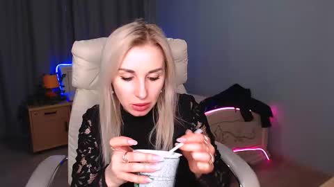 Snapshot of rose__shine chatting on February 2, 10:46 am rose shine online show from February 2, 10:46 am