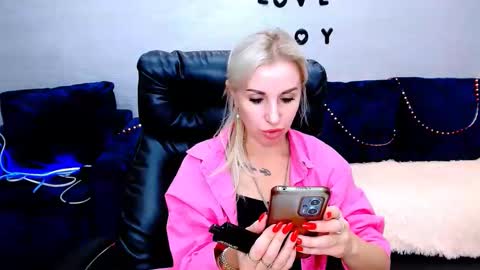 Snapshot of rose__shine chatting on September 23, 10:46 am rose shine online show from September 23, 10:46 am