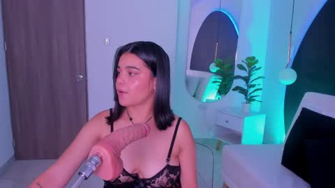 rose_jener06 online show from May 25, 7:13 pm