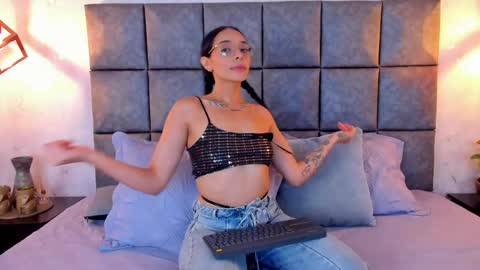 roseaurora online show from May 5, 12:08 pm