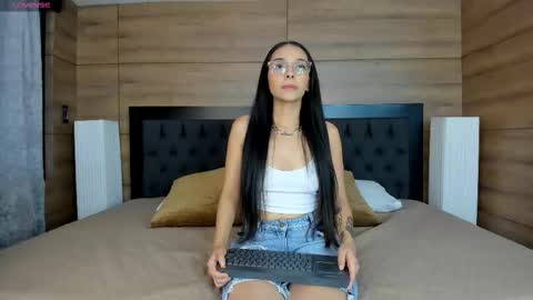 roseaurora online show from March 17, 1:04 pm