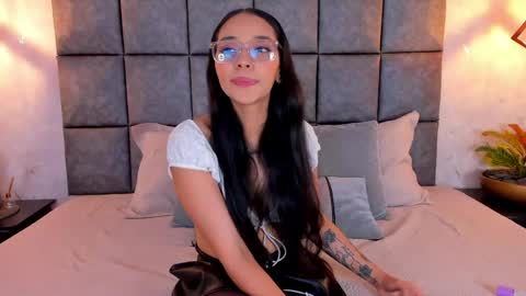 roseaurora online show from May 20, 10:34 am