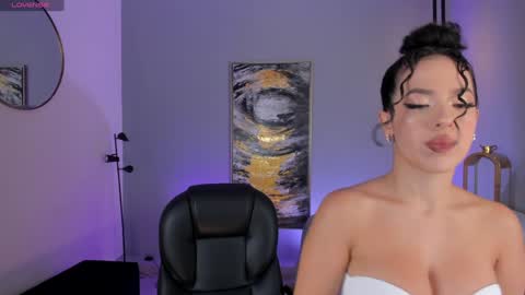 Rose  online show from January 3, 8:01 pm