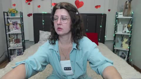RoseHille online show from May 24, 5:28 am