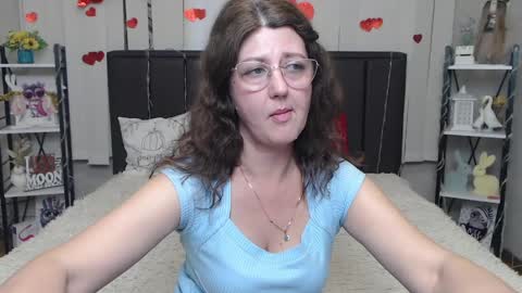 RoseHille online show from May 26, 5:12 pm