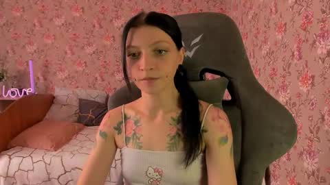 Snapshot of roselolly chatting on October 20, 6:27 am Lola online show from October 20, 6:27 am