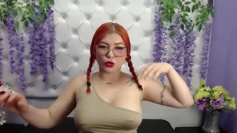 Snapshot of roselyn_arnold chatting on January 31, 2:49 pm Julieta online show from January 31, 2:49 pm