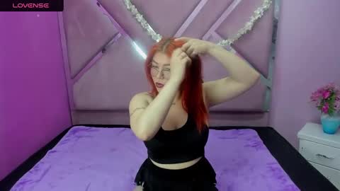 Snapshot of roselyn_arnold chatting on January 27, 7:03 pm Julieta online show from January 27, 7:03 pm
