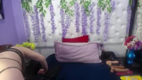 Snapshot of roselyn_arnold chatting on December 4, 2:15 pm Julieta online show from December 4, 2:15 pm