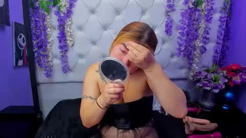 Snapshot of roselyn_arnold chatting on October 3, 12:32 pm Julieta online show from October 3, 12:32 pm
