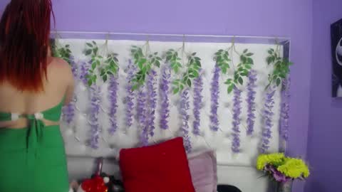 Snapshot of roselyn_arnold chatting on December 2, 2:29 pm Julieta online show from December 2, 2:29 pm