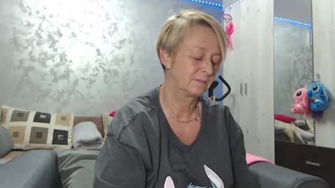 Lovepinklilly online show from May 13, 7:08 pm