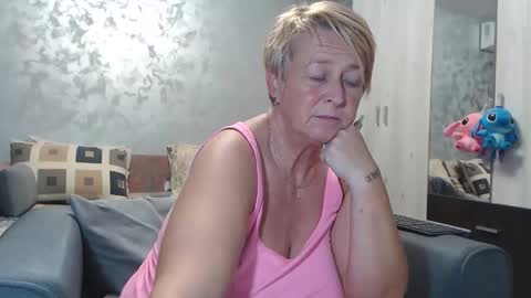 Lovepinklilly online show from October 10, 5:07 pm