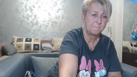 Lovepinklilly online show from February 17, 6:18 pm