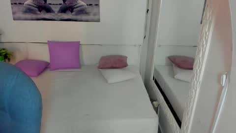 rosi_cooper online show from October 1, 10:53 am