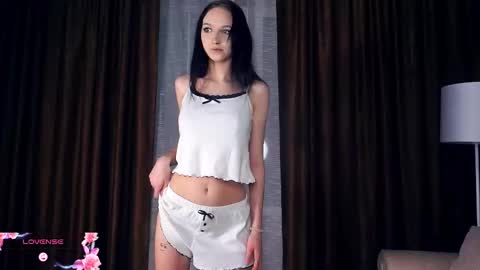 Edwina online show from November 9, 4:52 am