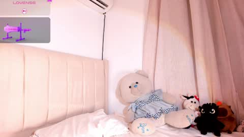 ross_meow online show from May 2, 1:20 am