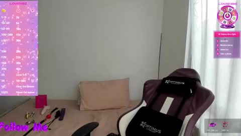 ROSSE DEMOND  online show from May 29, 9:46 pm