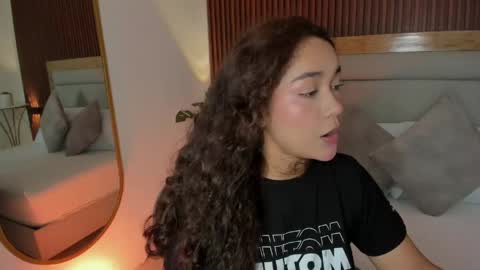 rossie_lanie_ online show from May 16, 7:24 pm
