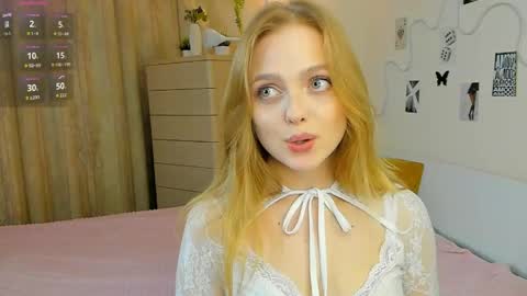 Im Luna online show from May 12, 9:43 pm