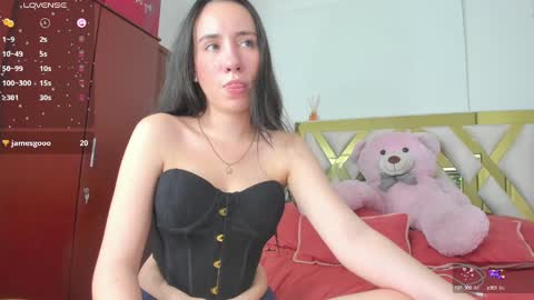 Snapshot of rousee_yarelds chatting on January 10, 2:46 am rousee_yarelds online show from January 10, 2:46 am