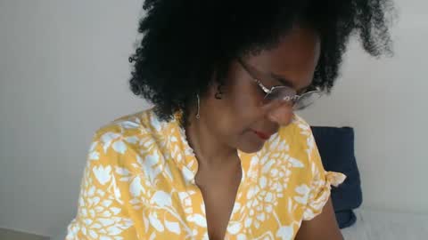 luxa online show from December 22, 1:00 pm